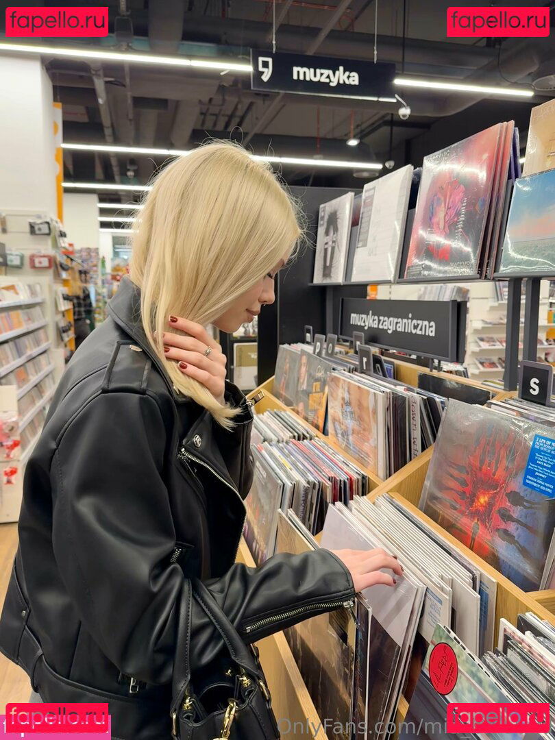 Mia / Mia_bluebird / mia.bluebird Onlyfans Photo Gallery 