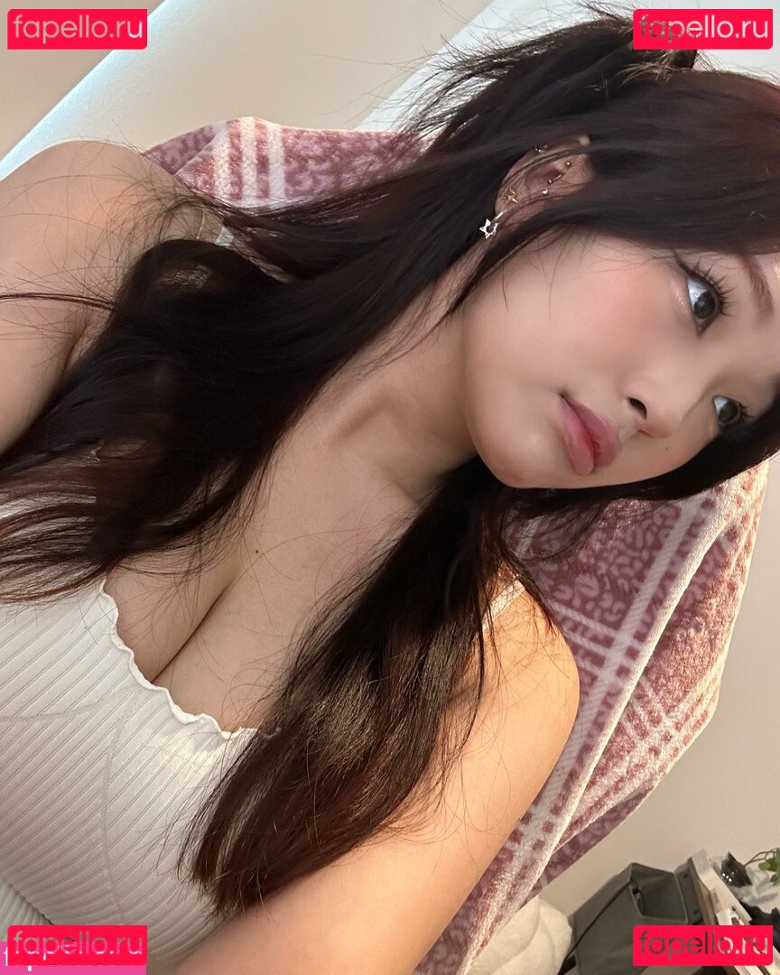 Aikuros Nude Onlyfans Photo 34