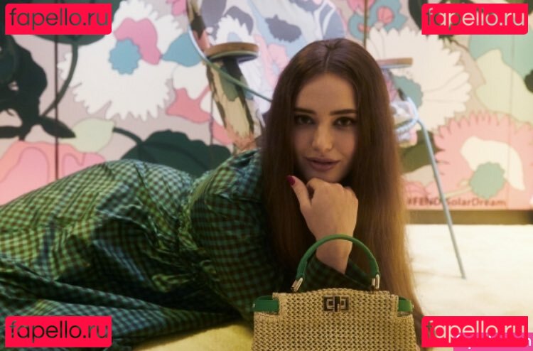 Katherine Langford Nude Onlyfans Photo 12