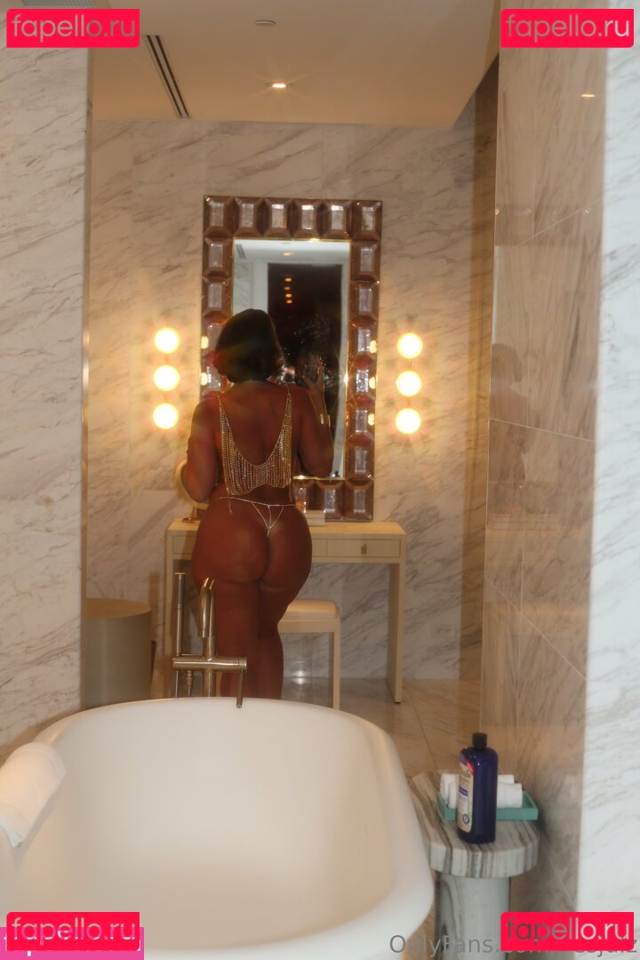 Yesjulz / yesjulztv Onlyfans Photo Gallery 