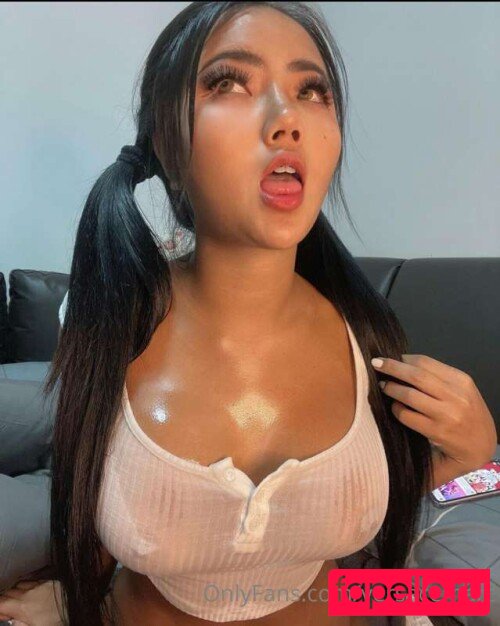 Praew Phatcharin / https: / phatcharin22 / ppraew_pp22 Onlyfans Photo Gallery 