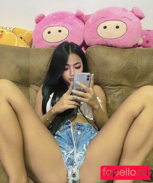 Praew Phatcharin / https: / phatcharin22 / ppraew_pp22 Onlyfans Photo Gallery 