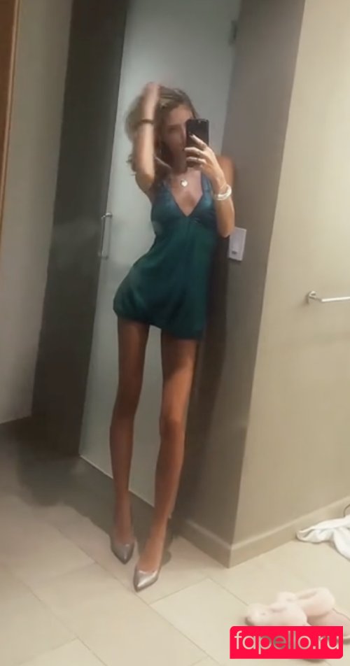 Supermodels Nude Onlyfans Photo 17