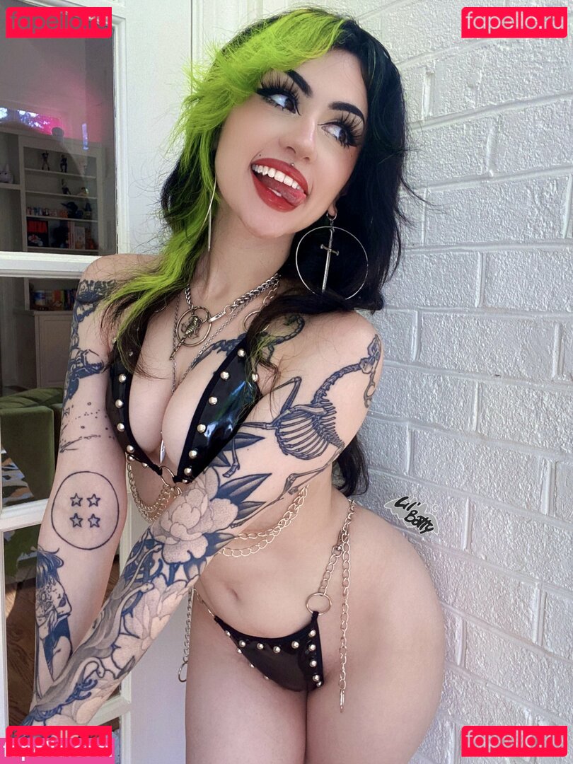 Skye Bedell / lil.batty / lilbatty / lilbattyy Onlyfans Photo Gallery 