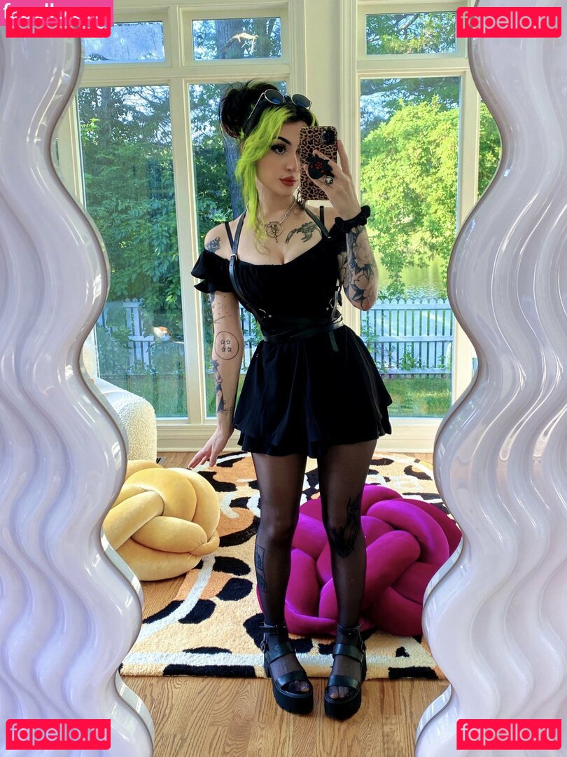 Skye Bedell / lil.batty / lilbatty / lilbattyy Onlyfans Photo Gallery 