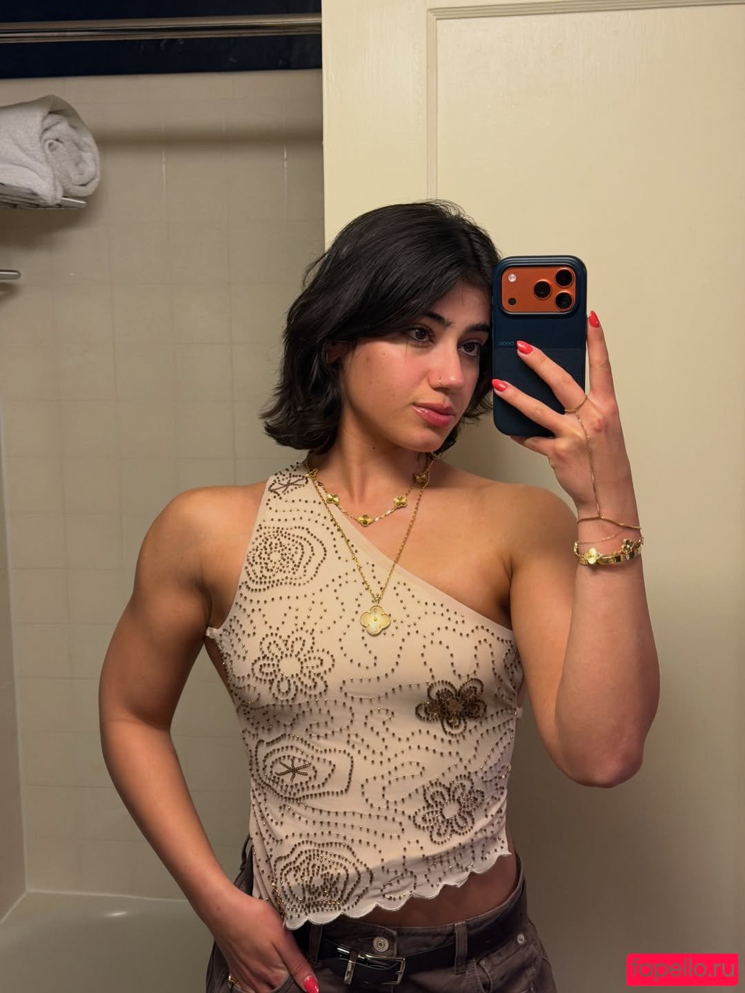 Sara Saffari Nude Onlyfans Photo 42