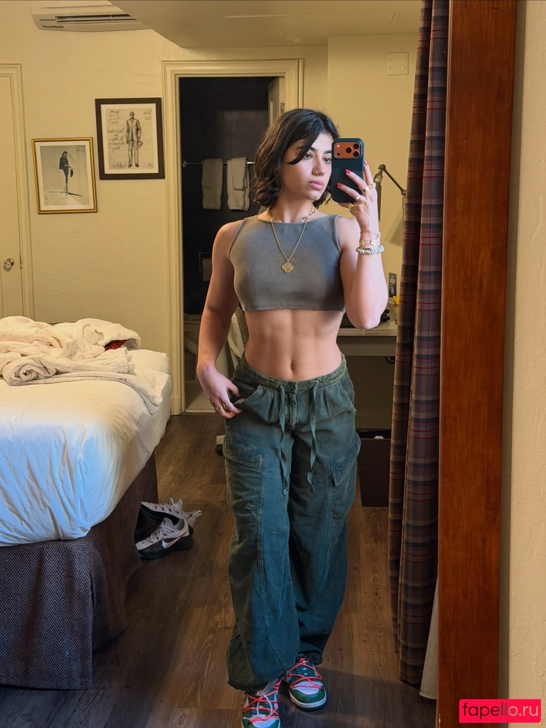 Sara Saffari Nude Onlyfans Photo 37