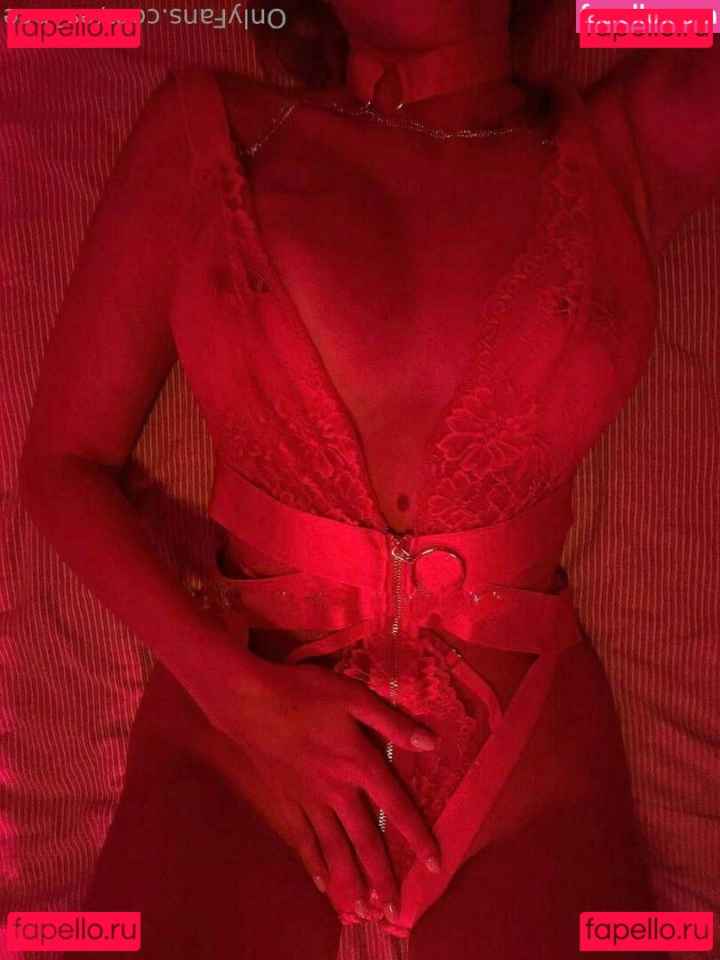 Es1nce / Esin Çepni Onlyfans Photo Gallery 