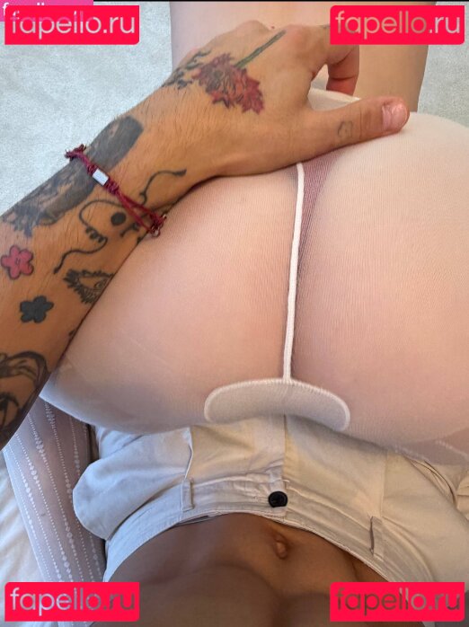 Es1nce / Esin Çepni Onlyfans Photo Gallery 