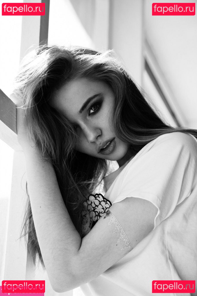 Elizabeth Vasilenko / elizabethvasilenko / elizvasilenko Onlyfans Photo Gallery 