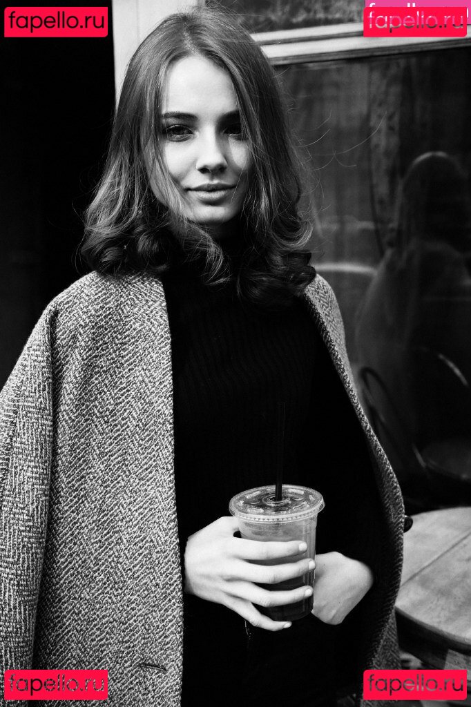 Elizabeth Vasilenko / elizabethvasilenko / elizvasilenko Onlyfans Photo Gallery 