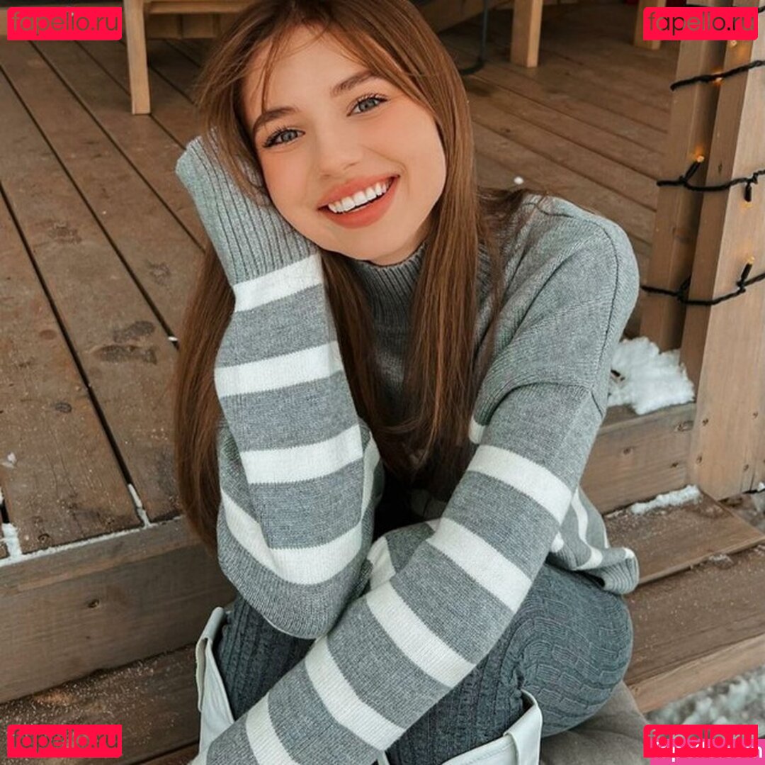 Elizabeth Vasilenko / elizabethvasilenko / elizvasilenko Onlyfans Photo Gallery 