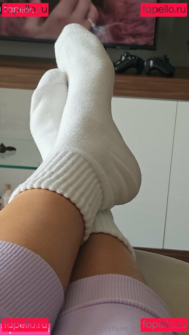 julie.bigfeet / juliesfeet Onlyfans Photo Gallery 