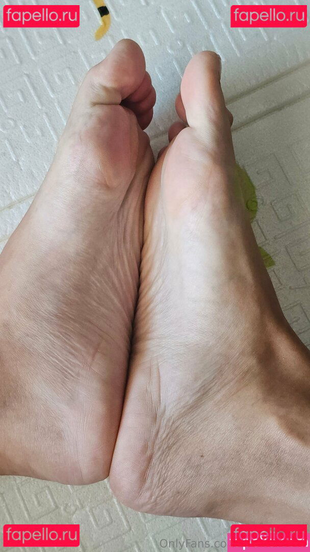 julie.bigfeet / juliesfeet Onlyfans Photo Gallery 