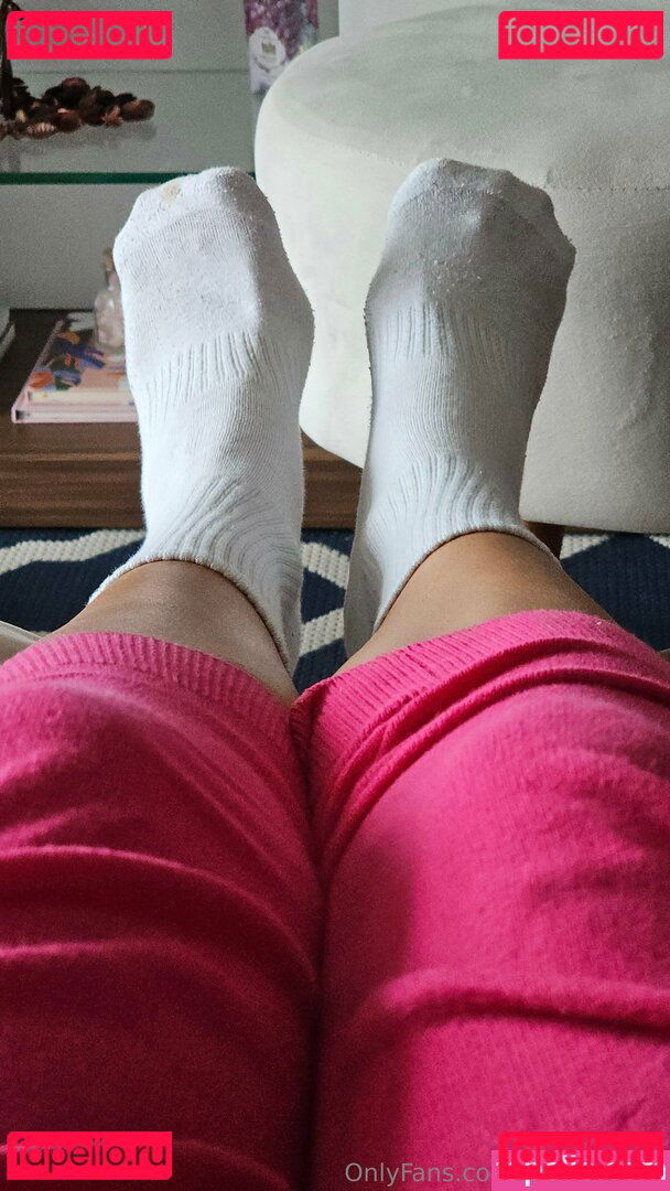 julie.bigfeet / juliesfeet Onlyfans Photo Gallery 