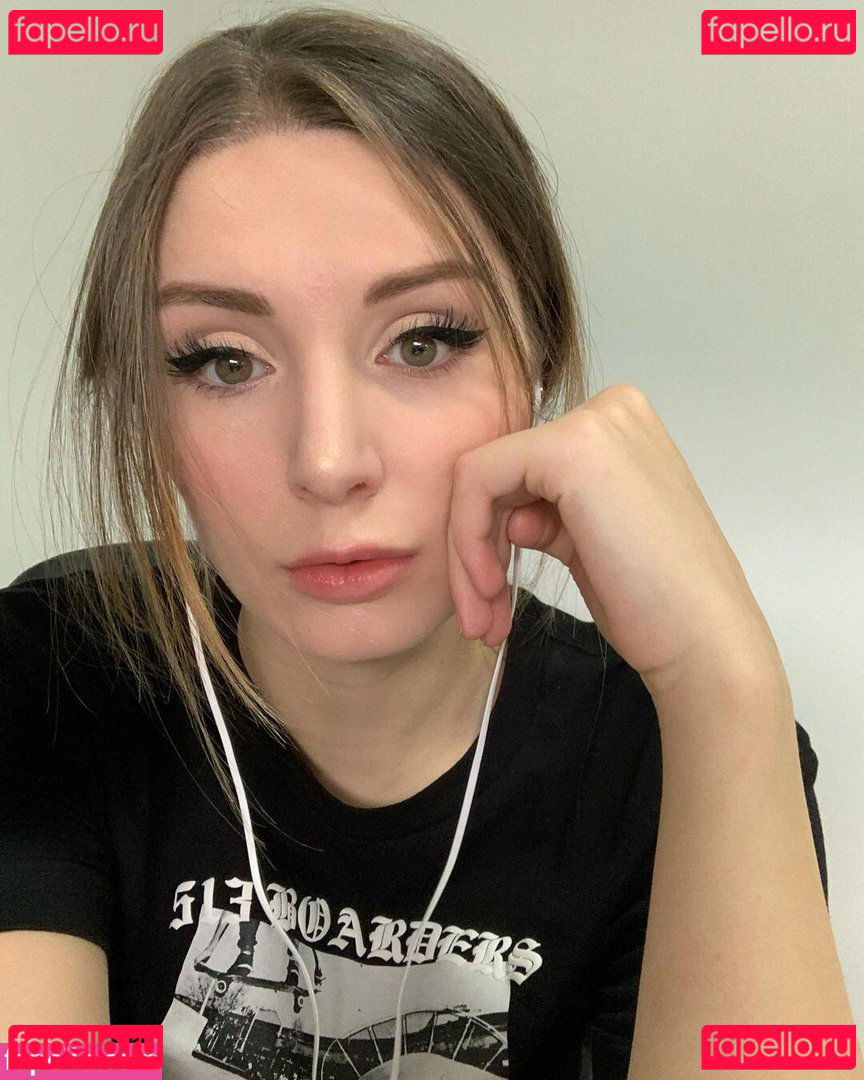 Lauren Southern / laurencheriie Onlyfans Photo Gallery 