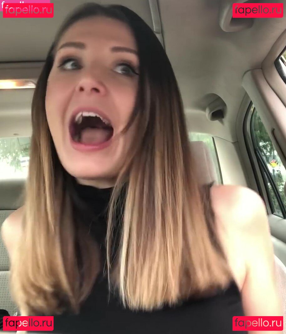 Lauren Southern / laurencheriie Onlyfans Photo Gallery 