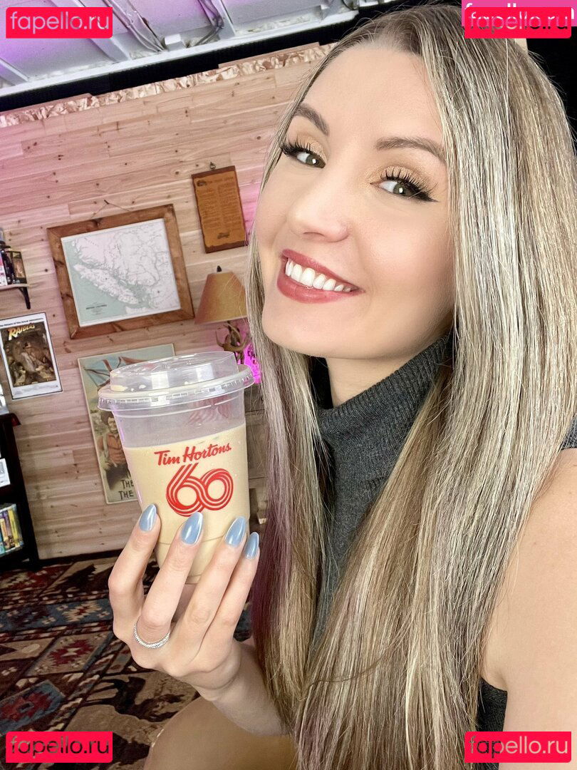 Lauren Southern / laurencheriie Onlyfans Photo Gallery 