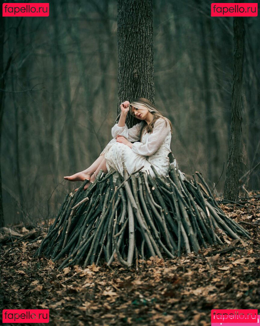 Lauren Southern / laurencheriie Onlyfans Photo Gallery 