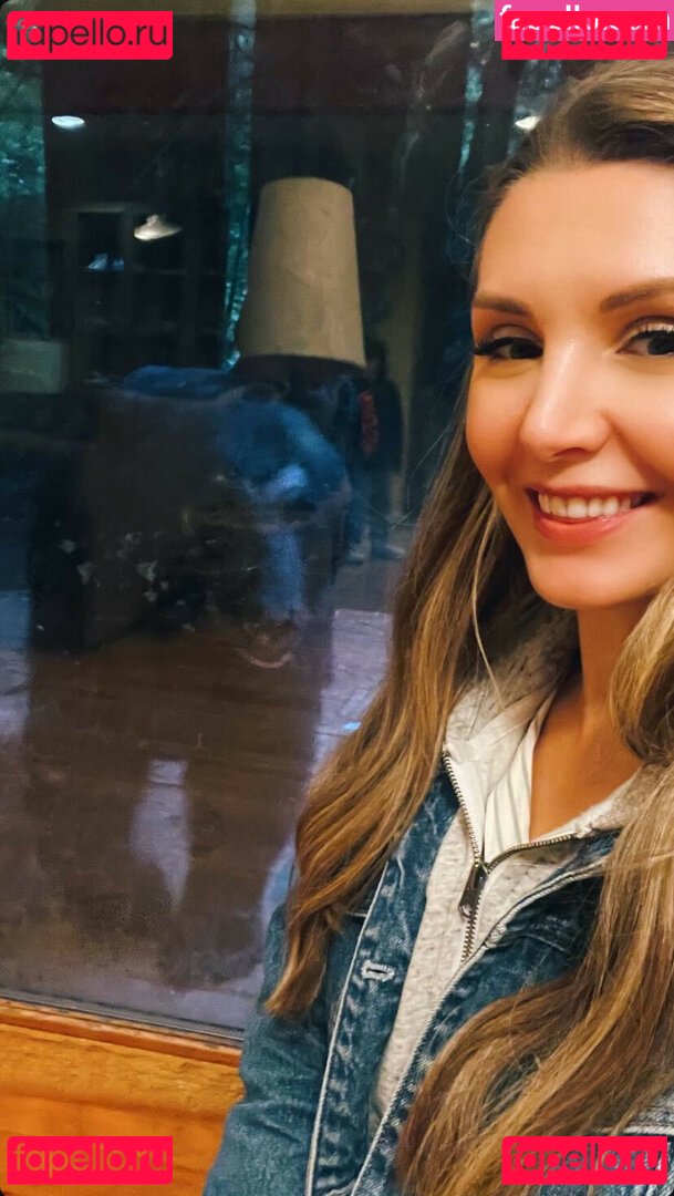 Lauren Southern / laurencheriie Onlyfans Photo Gallery 