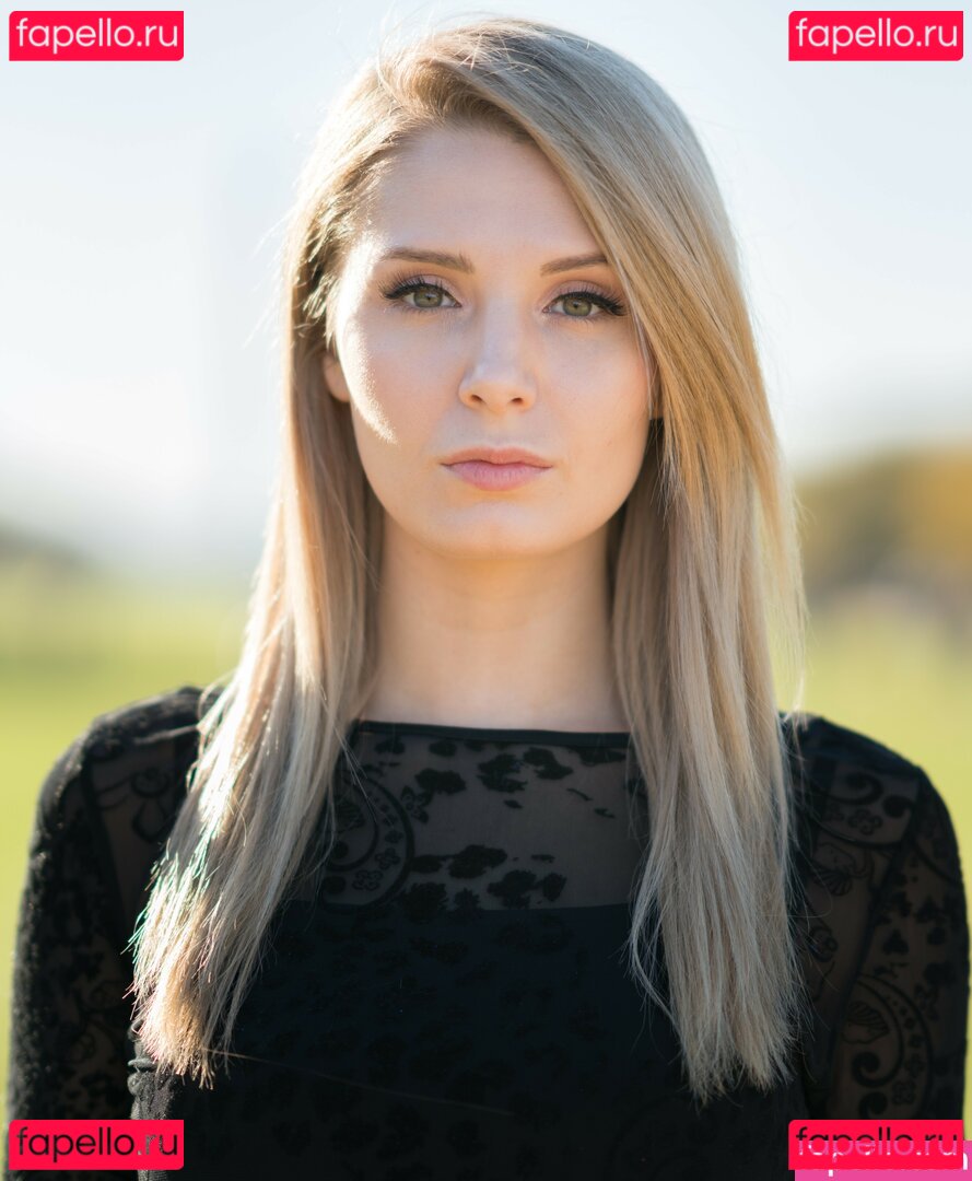 Lauren Southern / laurencheriie Onlyfans Photo Gallery 