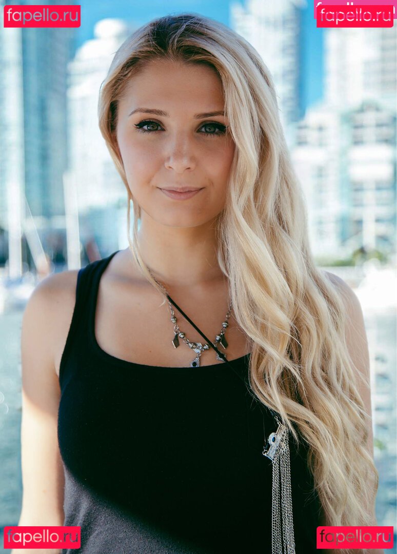 Lauren Southern / laurencheriie Onlyfans Photo Gallery 