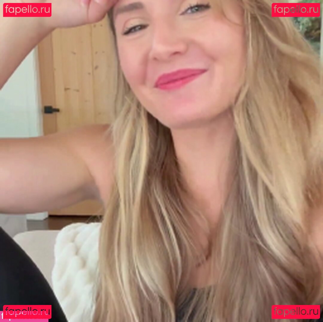 Lauren Southern / laurencheriie Onlyfans Photo Gallery 