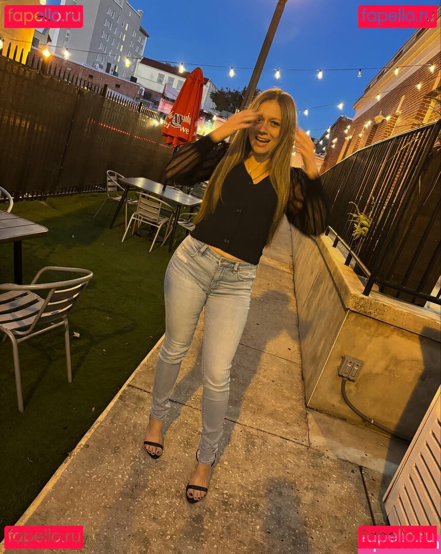 itssleahh / lightweightleah / lightweightleah_ Onlyfans Photo Gallery 