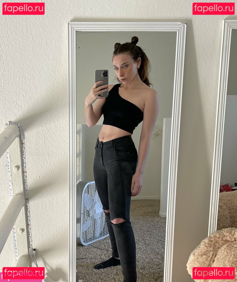 Ayytrae / angelicatrae / omgcosplay Onlyfans Photo Gallery 