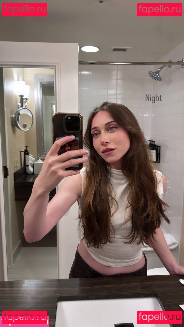 Ayytrae / angelicatrae / omgcosplay Onlyfans Photo Gallery 