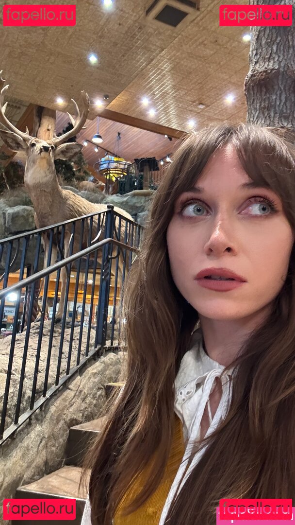 Ayytrae / angelicatrae / omgcosplay Onlyfans Photo Gallery 