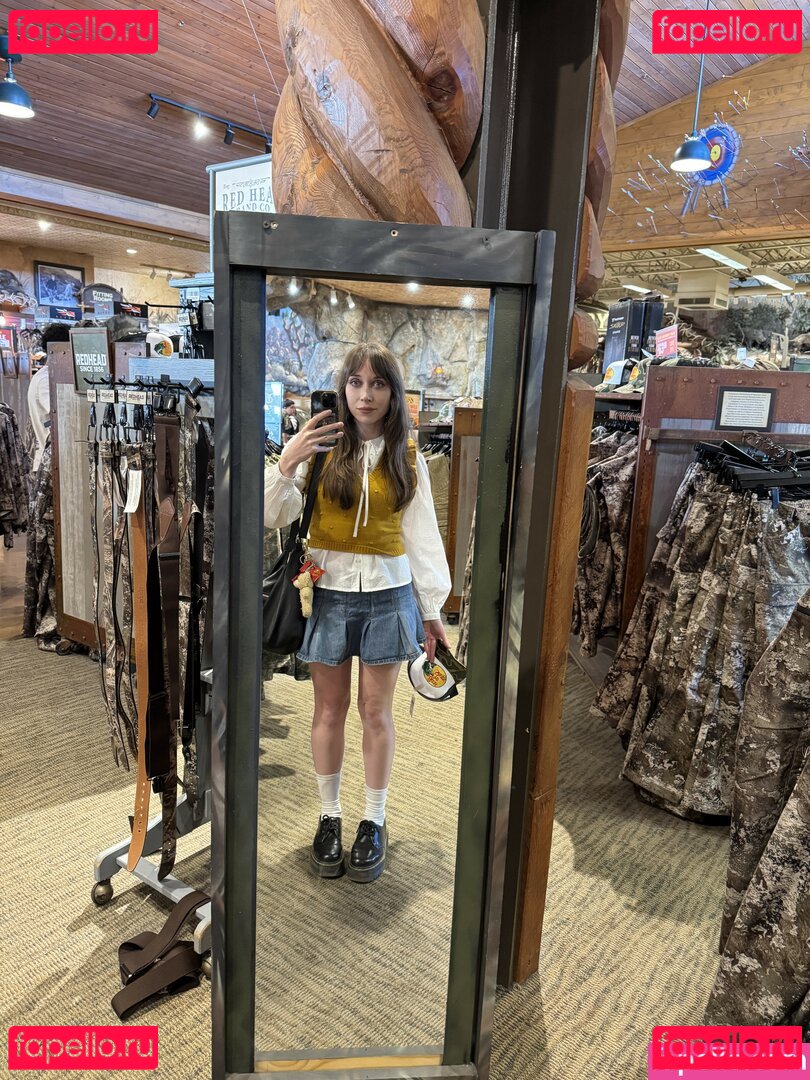 Ayytrae / angelicatrae / omgcosplay Onlyfans Photo Gallery 