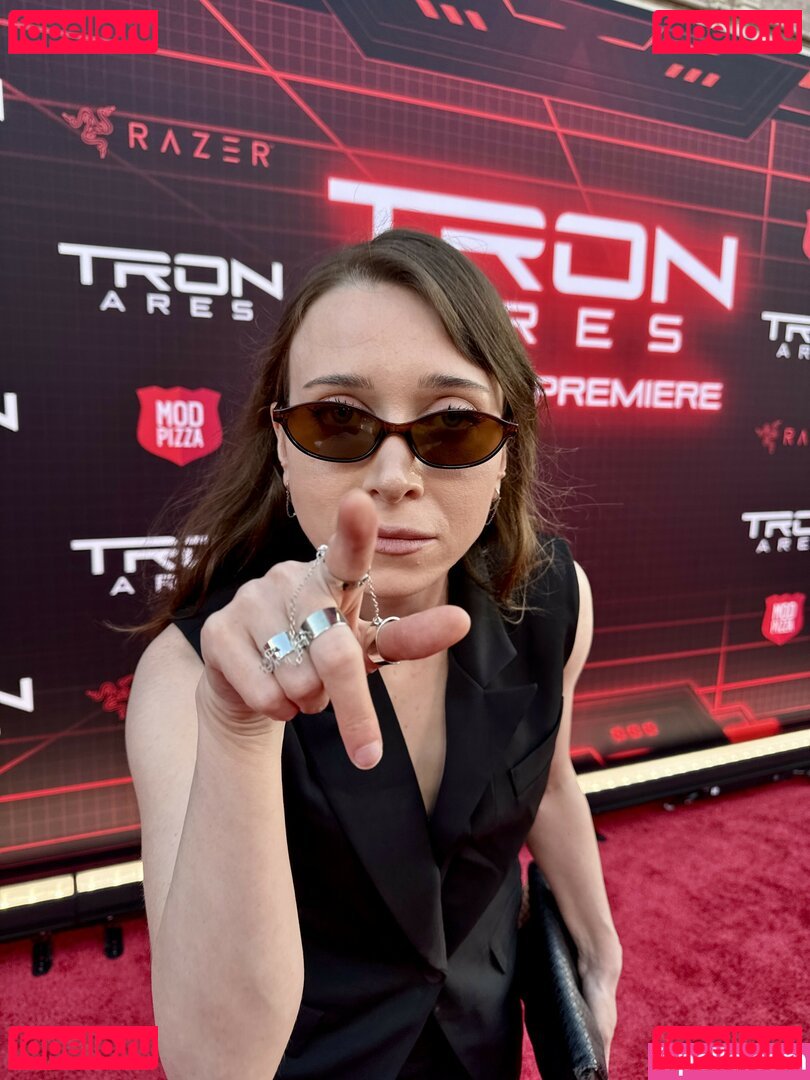 Ayytrae / angelicatrae / omgcosplay Onlyfans Photo Gallery 