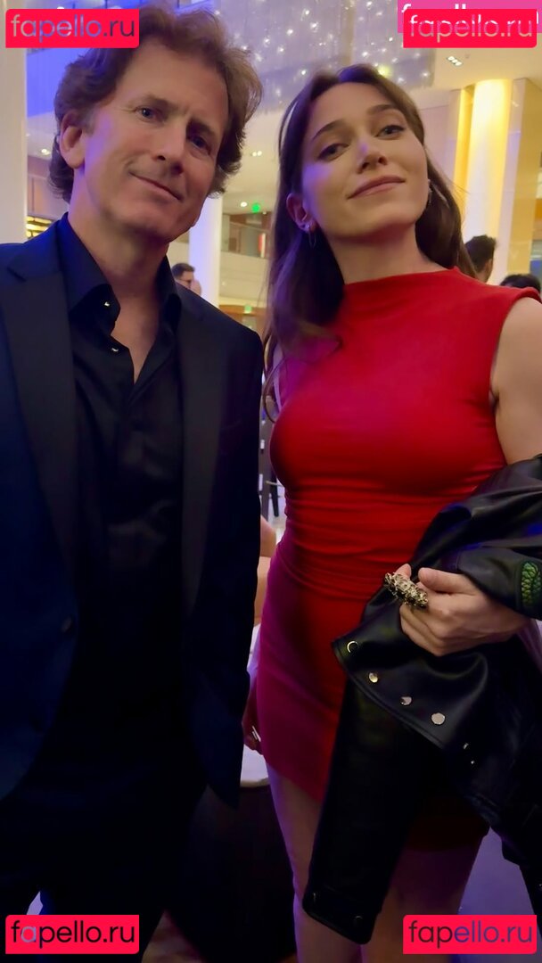 Ayytrae / angelicatrae / omgcosplay Onlyfans Photo Gallery 