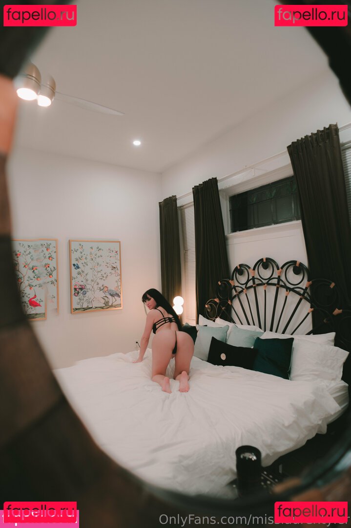 MissLaurenTyler Nude Onlyfans Photo 9