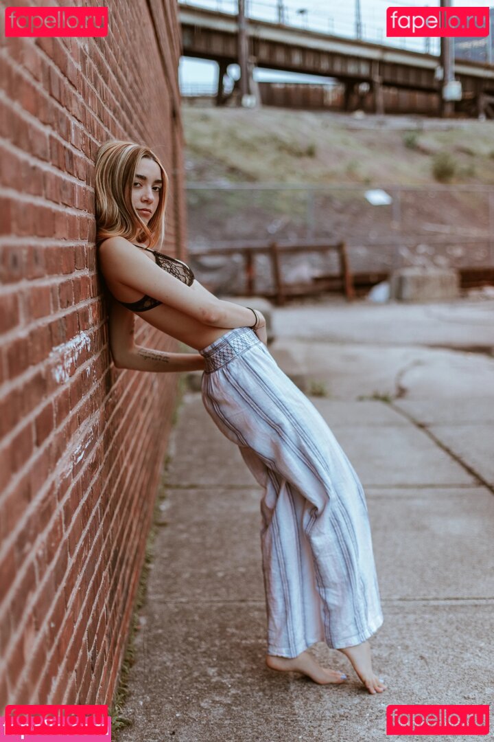 April Stoned Nude Onlyfans Photo 32