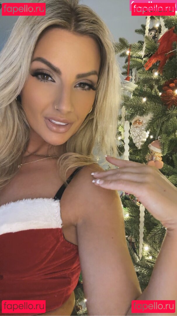 Elania Viktoria Nude Onlyfans Photo 39