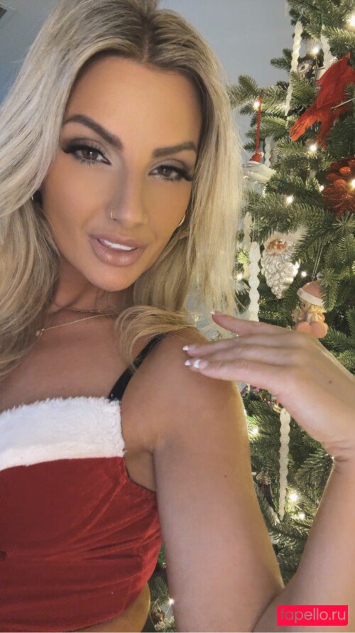 Elania Viktoria Nude Onlyfans Photo 3