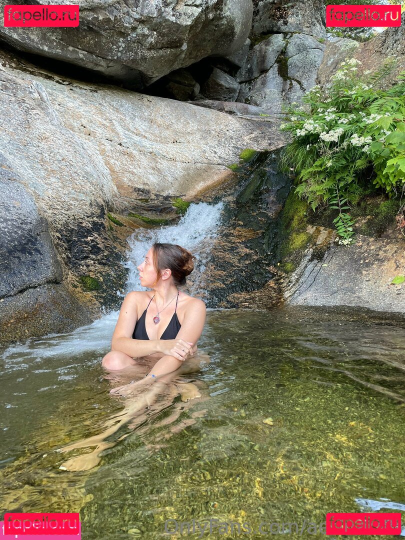 aerinaries / savthepeachqueen Onlyfans Photo Gallery 