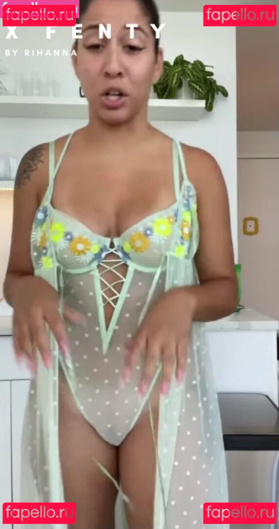 Maleni Cruz / malenicruz Onlyfans Photo Gallery 