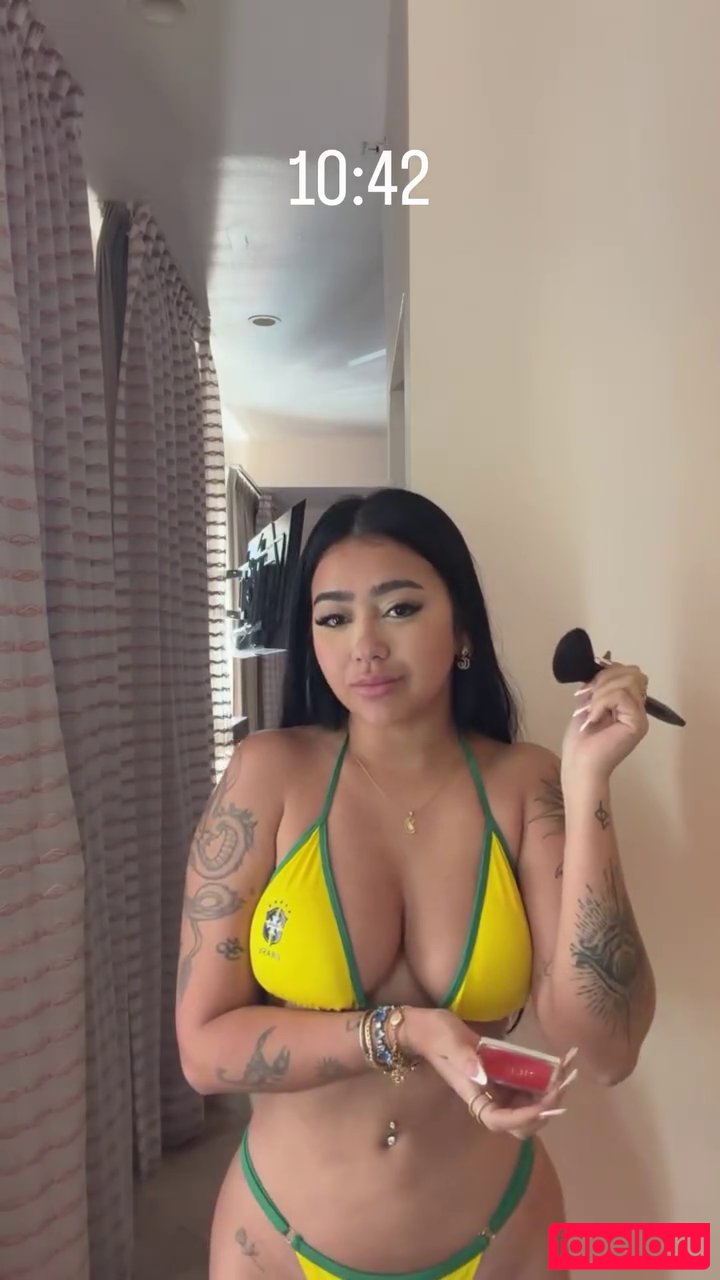Beca Barreto Nude Onlyfans Photo 49