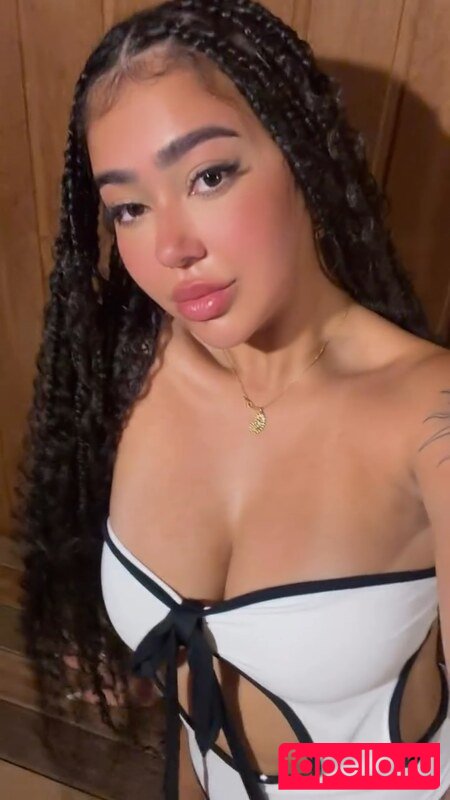 Beca Barreto Nude Onlyfans Photo 10