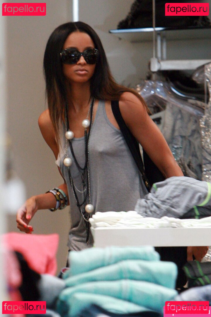 Ciara / liveandsetsail Onlyfans Photo Gallery 