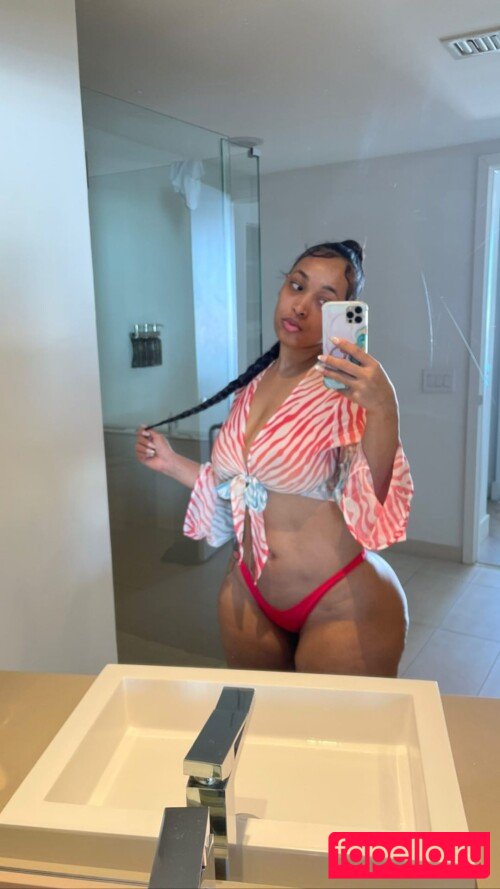 Robyn Emily Nude Onlyfans Photo 7
