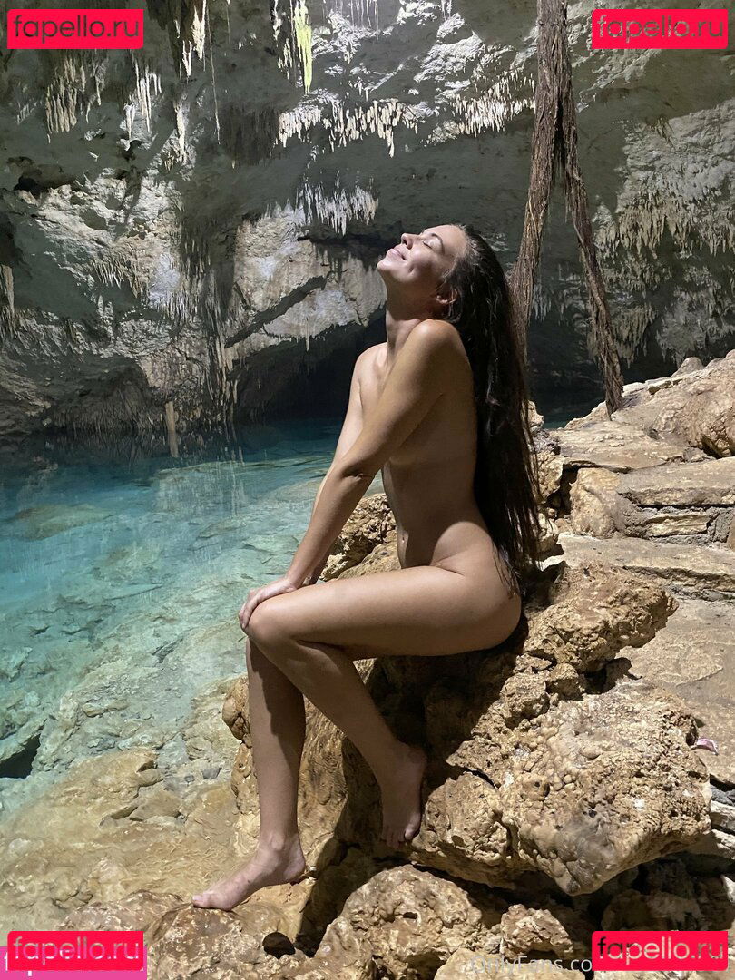 Explorewithsara / exploresara Onlyfans Photo Gallery 