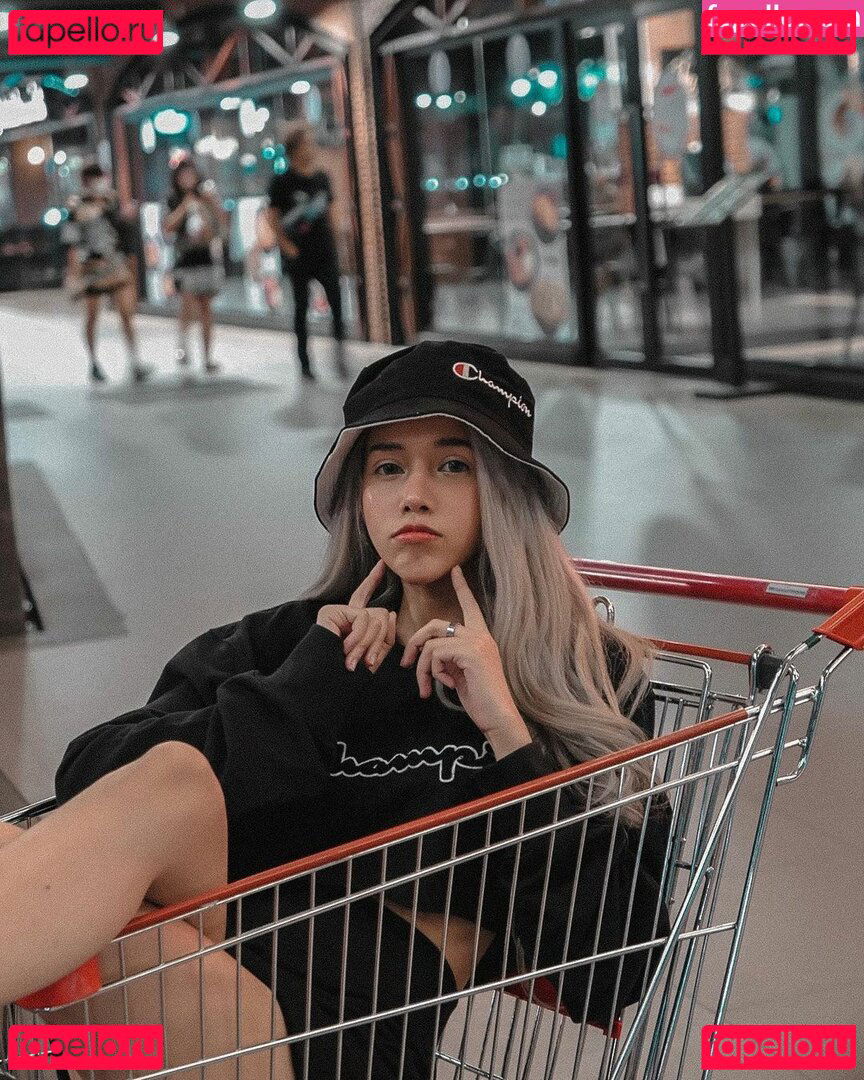 Violet Good / pixiestardust0725 / violetgood666 / wednesdayfoxs Onlyfans Photo Gallery 