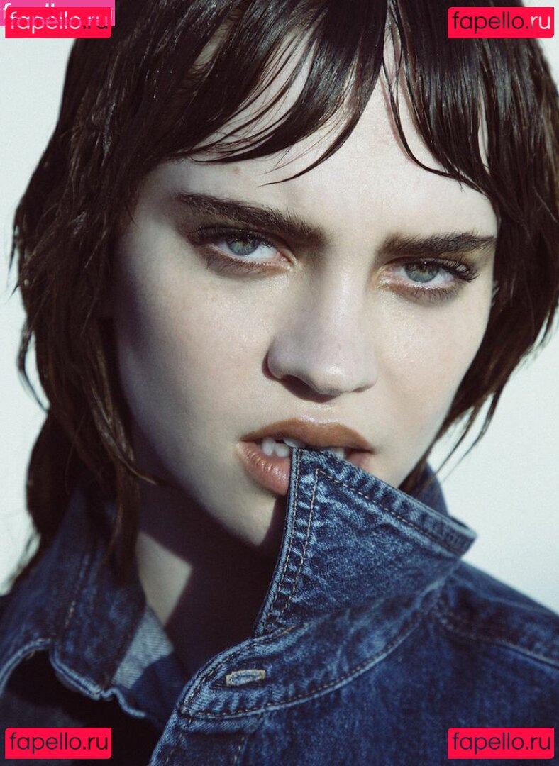 Sophie Thatcher / soapy.t / soapythinker / sophie_thatcher Onlyfans Photo Gallery 