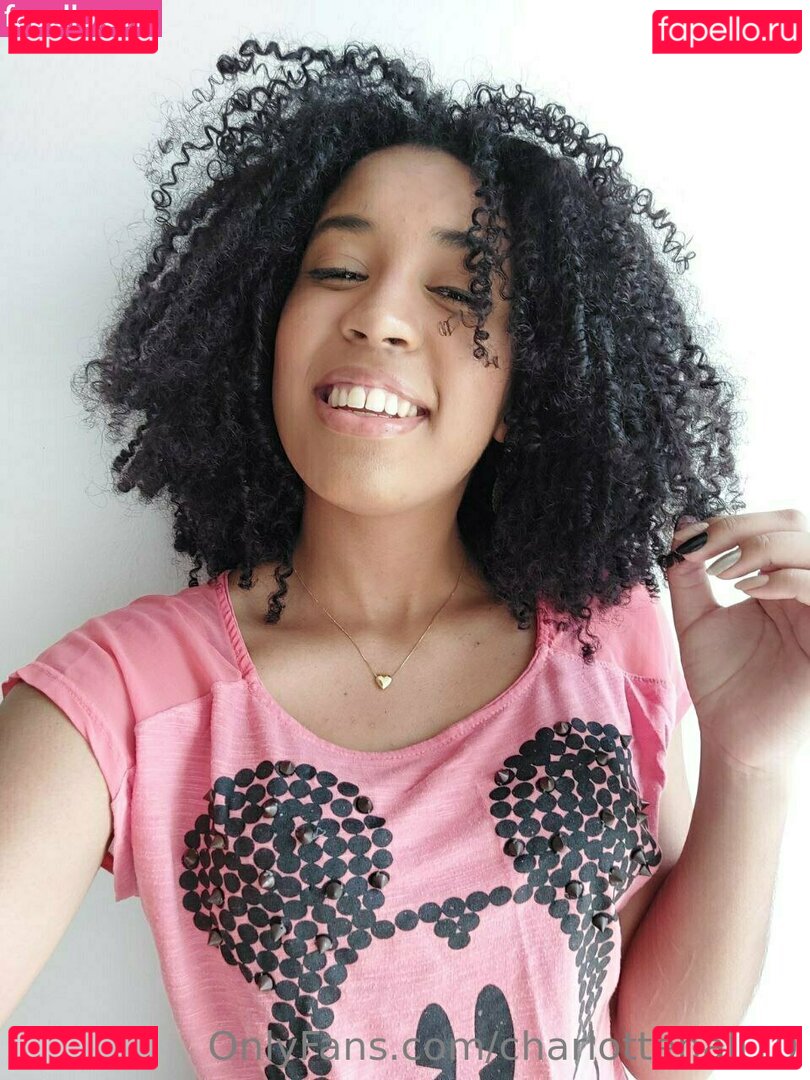 its_charl0tte / its_charl0ttehall Onlyfans Photo Gallery 