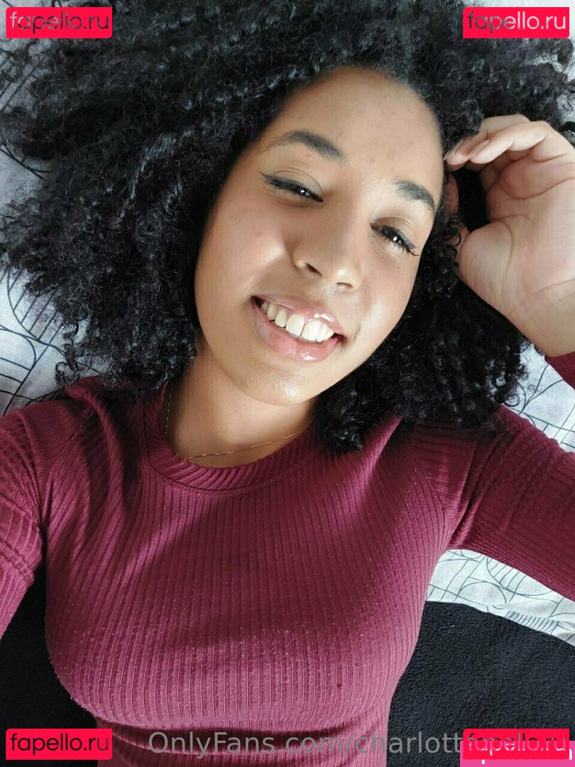 its_charl0tte / its_charl0ttehall Onlyfans Photo Gallery 