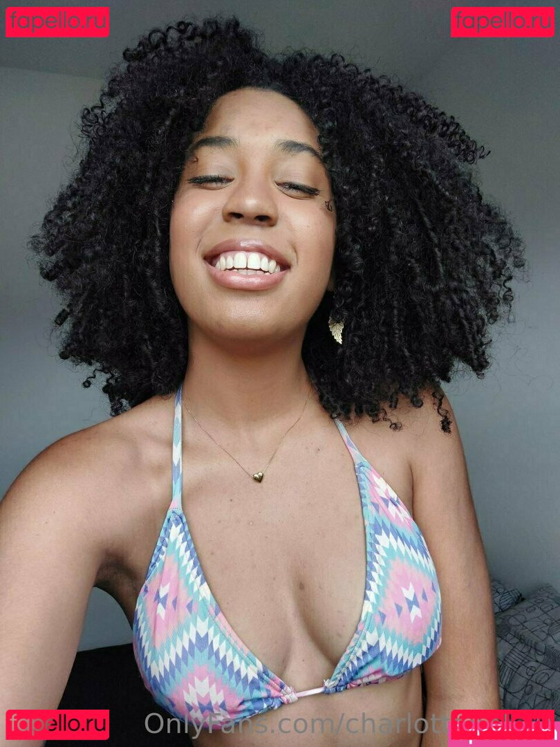 its_charl0tte / its_charl0ttehall Onlyfans Photo Gallery 